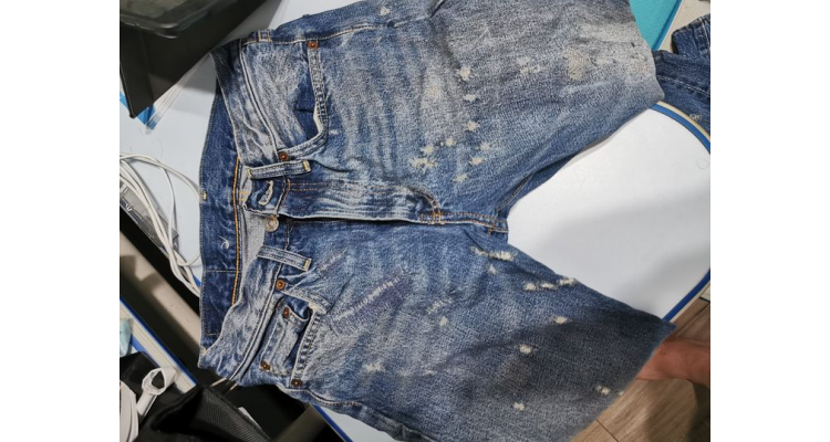 LEVI’S Vintage 牛仔裤