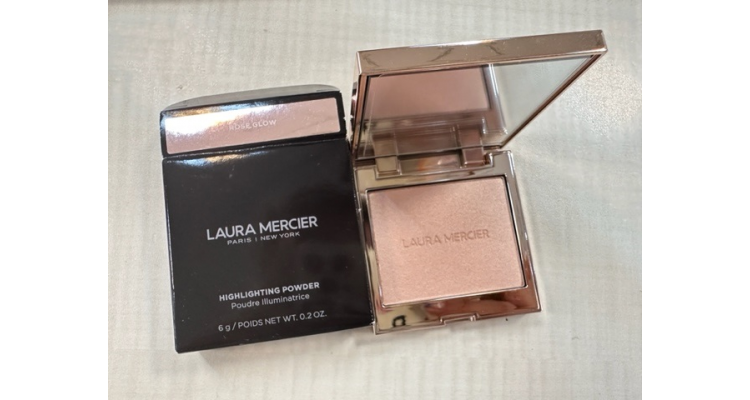 Laura Mercier - RoseGlow Highlighting Powder